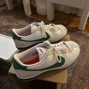 Nike Cortez - white green